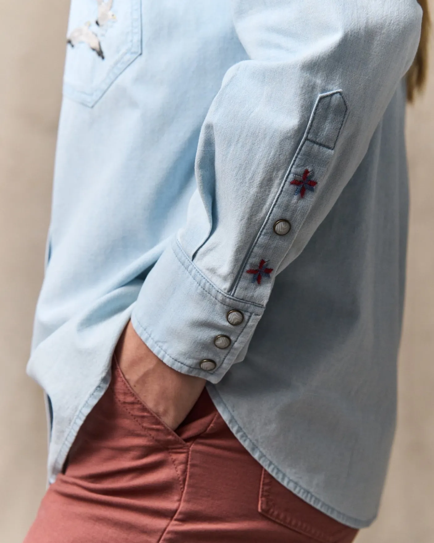 Women's Embroidered Western Shirt